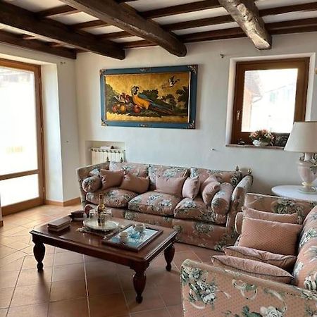 Residenza Montelago เตรวินญาโน โรมาโน ภายนอก รูปภาพ