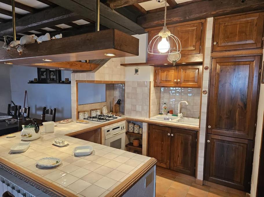 Residenza Montelago เตรวินญาโน โรมาโน ภายนอก รูปภาพ