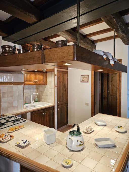Residenza Montelago เตรวินญาโน โรมาโน ภายนอก รูปภาพ